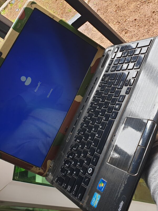 TOSHIBA Satellite P750