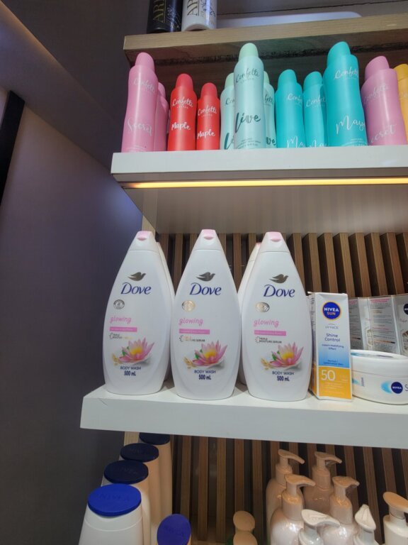 Dove glowing body wash