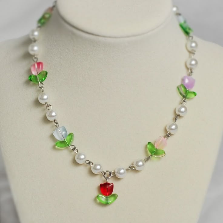 Pearl bead necklace