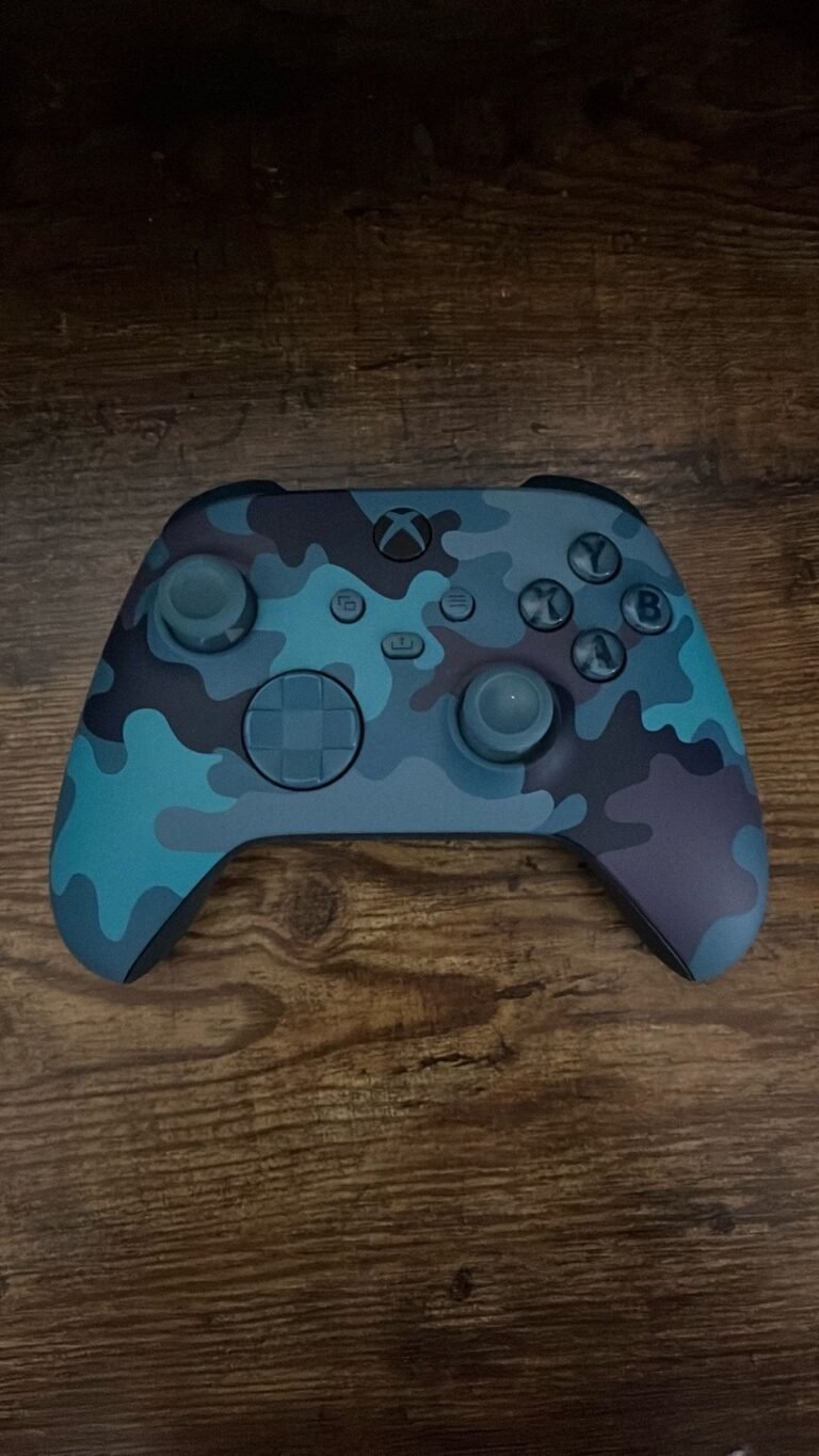 Xbox One S + 3 Games + Mineral Camo Controller