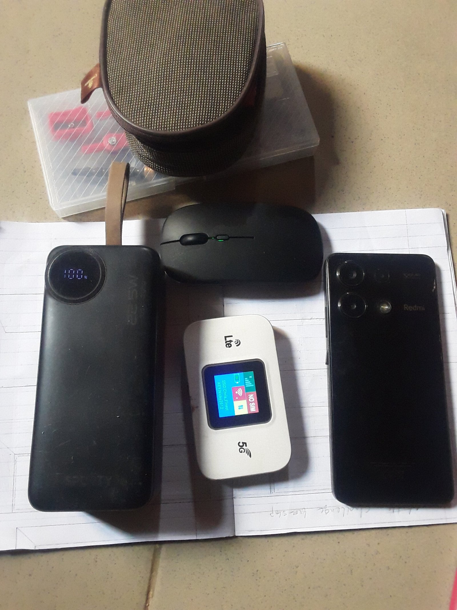 Selling phone Redmi Note 13, pocket Wi-Fi universal and power Bank Sporty product 40,000 Amh