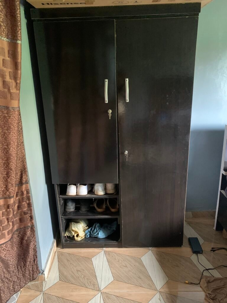 Wardrobe 3 and half